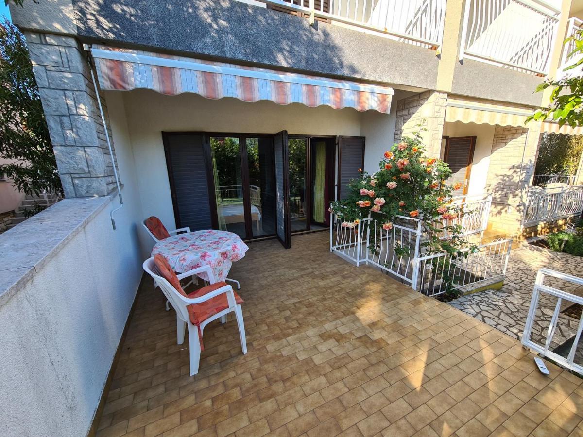 Apartments Ana Medulin Exterior photo